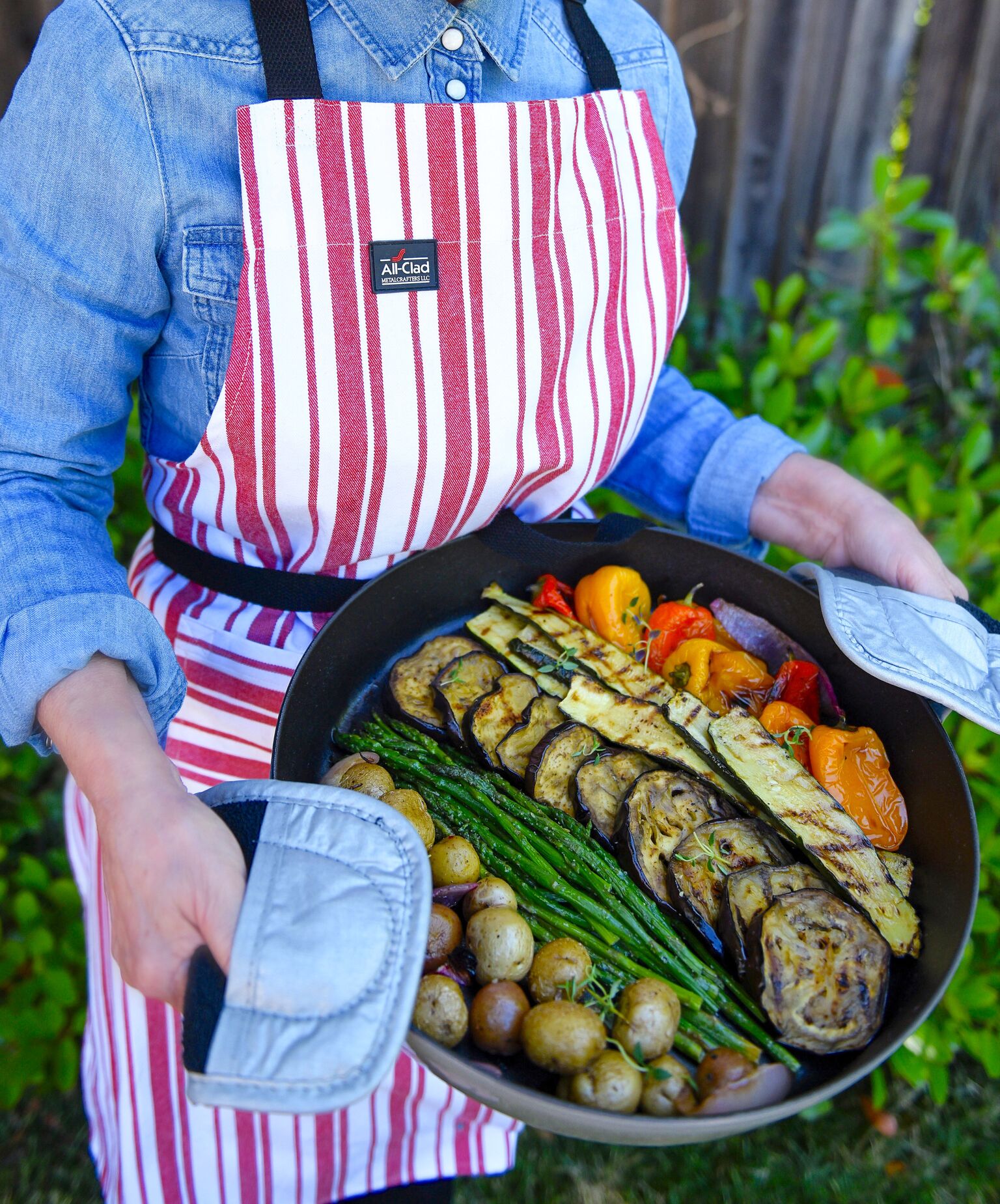 All-Clad Oven mitt silicone.