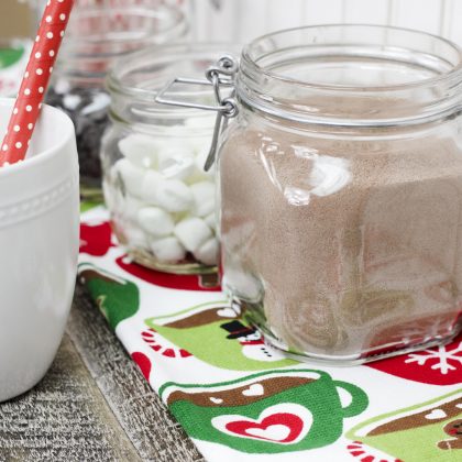 How to Create the Perfect Hot Cocoa Bar for Kids (and Adults!)